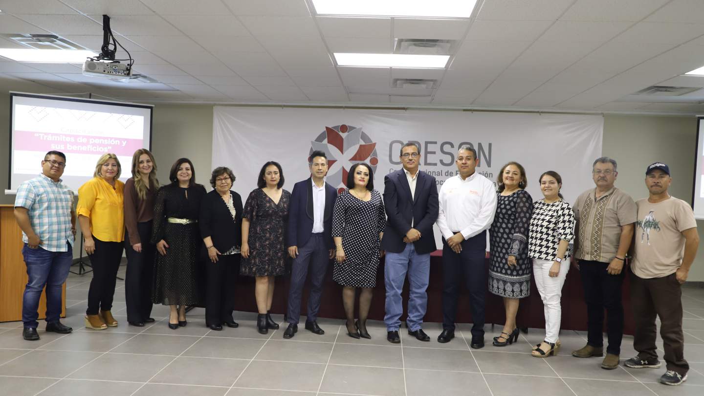 Creson entrega reconocimientos a trabajadores por su antigüedad laboral